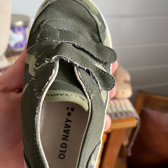 Old Navy Camo shoes, size 10, good used condition, see details - Picture 6 of 7